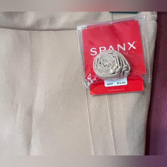 Spanx | NWT High waisted mid- thigh short soft nude - Picture 5 of 9
